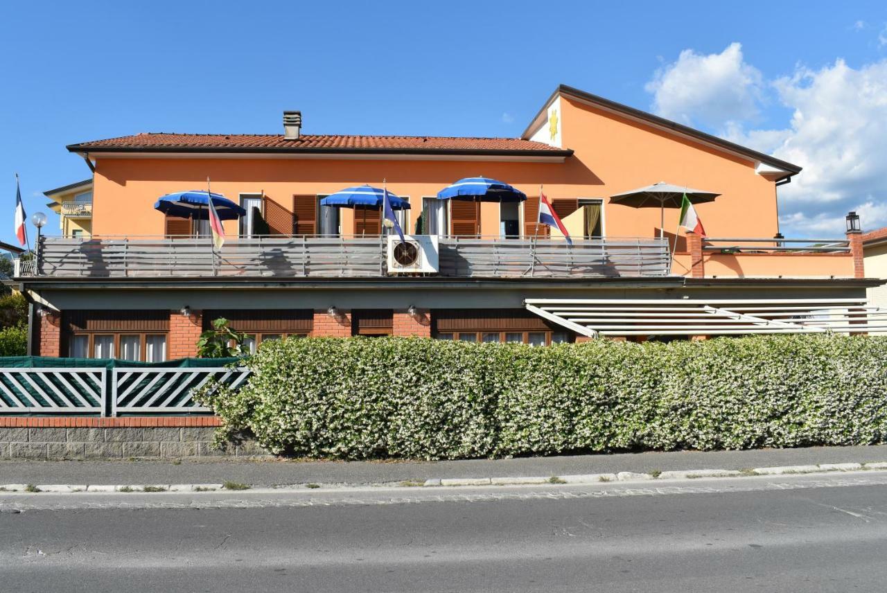 Hotel Sole Marina di Massa Buitenkant foto